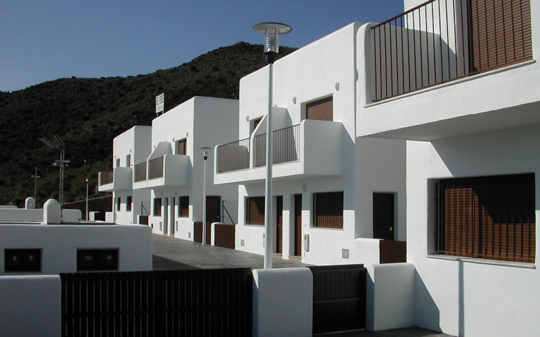Proyecto y Dirección de Obra de 14 viviendas en San José (Almería) 2003