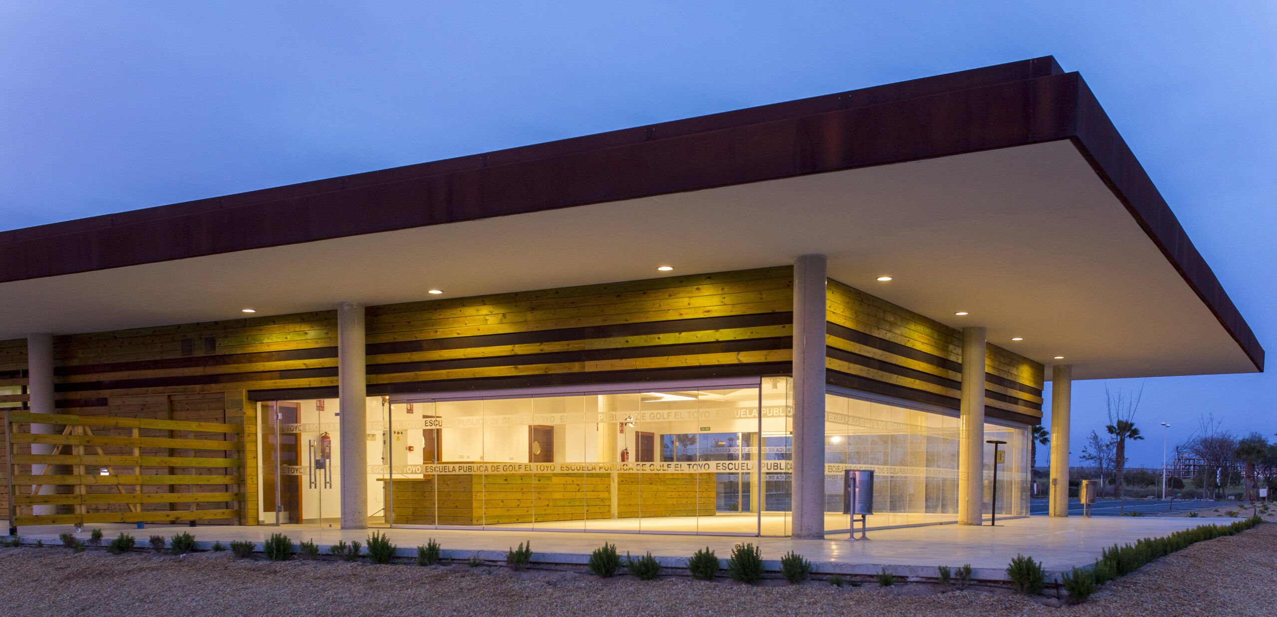 Project and Construction Management of the El Toyo Golf School (Almería) 2016