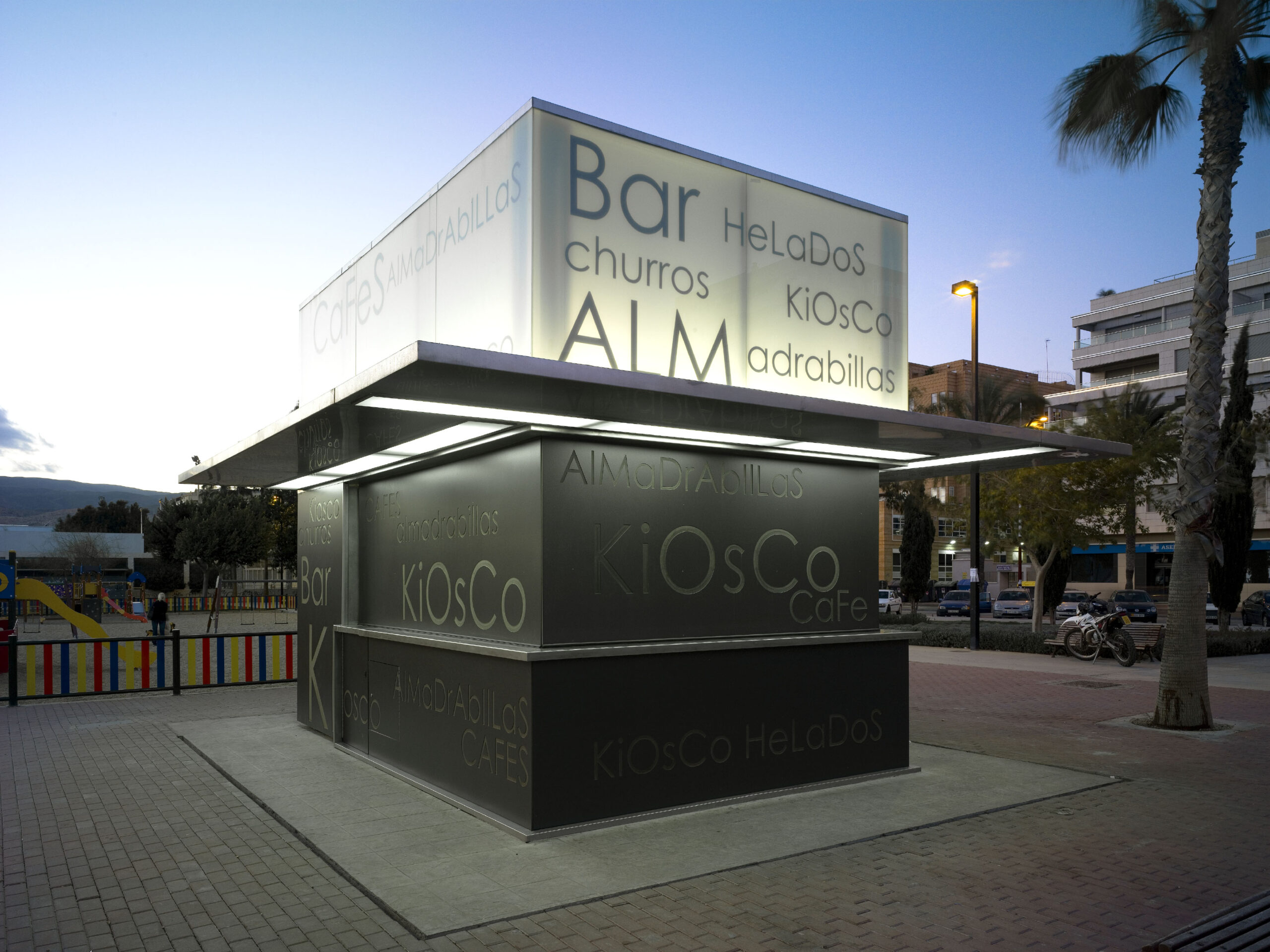 Proyecto y Dirección de Obra de Kioscos en las Almadrabillas (Almería) 2008