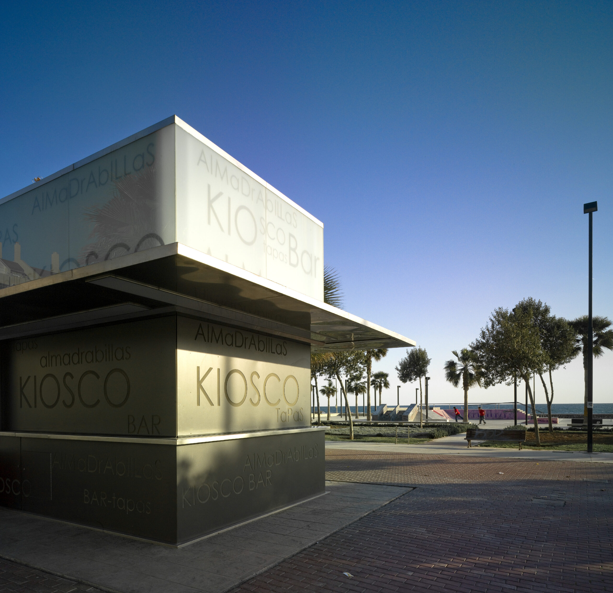 Proyecto y Dirección de obra de dos Kioscos en el Parque de las Almadrabillas (Almería) 2008