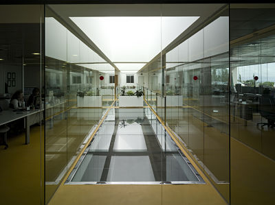 Proyecto y Dirección de Obra de Central de Ambulancias (AlmerÃa) 2005