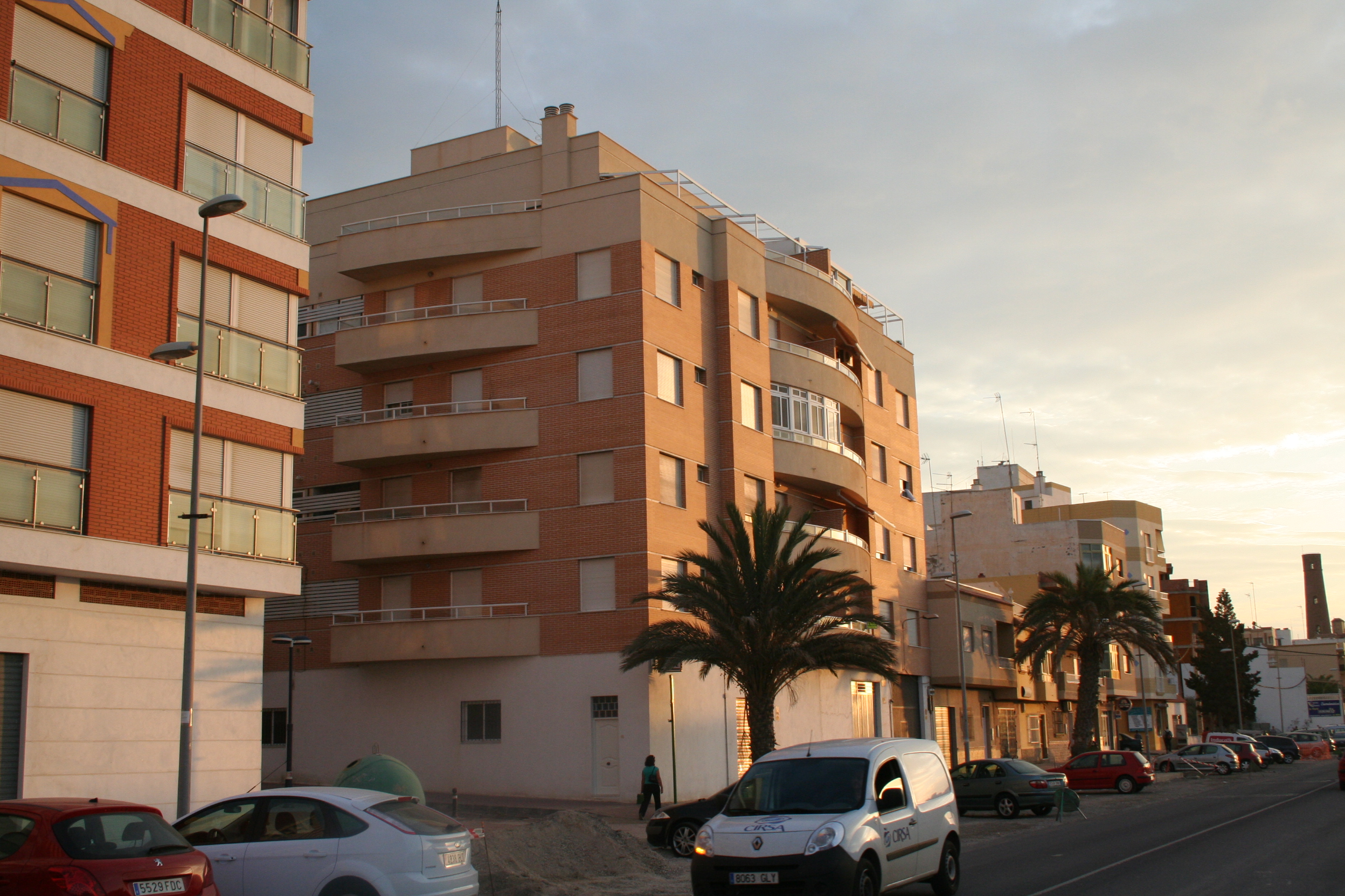 Proyecto y Dirección de Obra de 89 viviendas en Adra (AlmerÃa) 2002