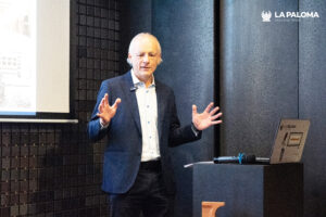 José Ángel Ferrer en Cerámicas La Paloma