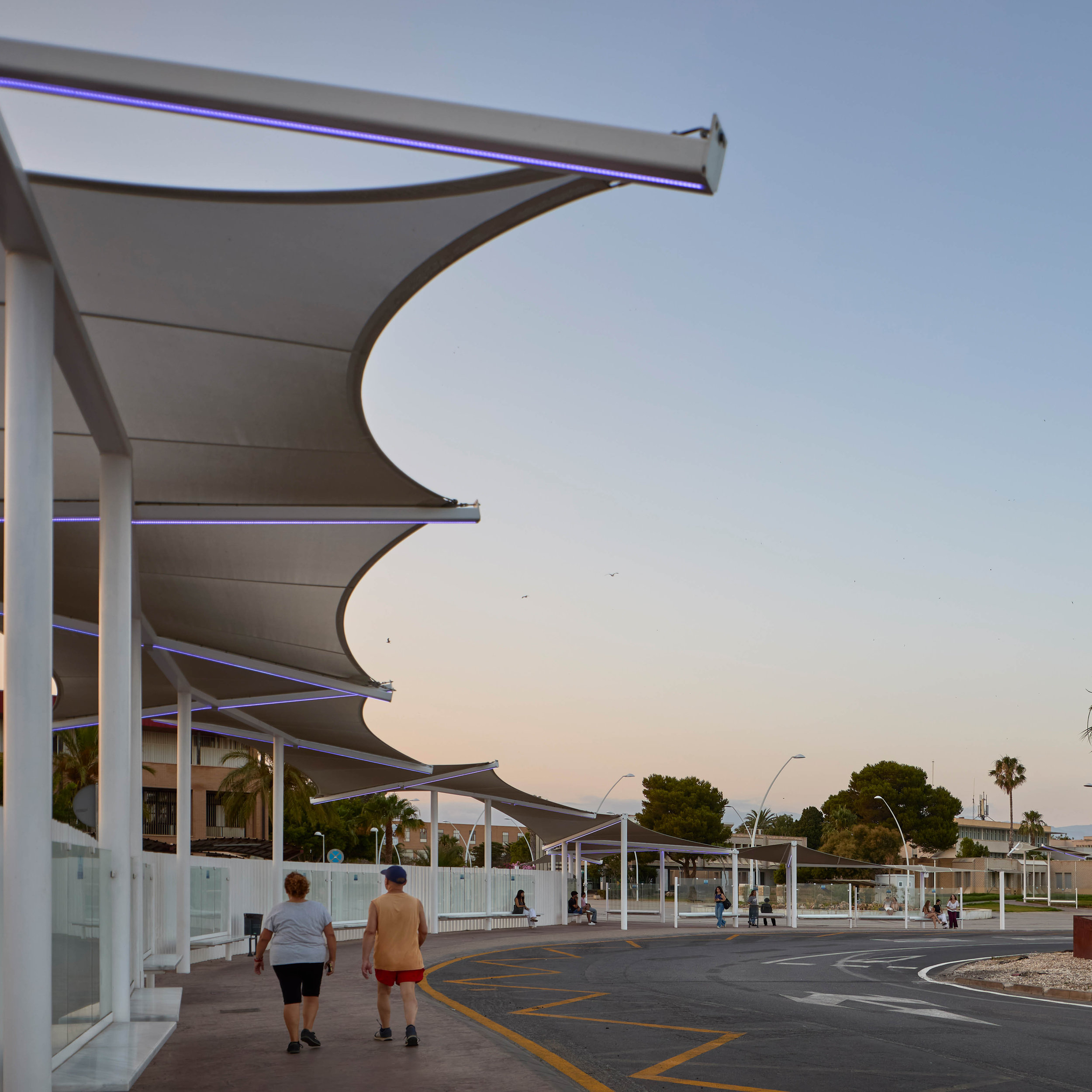 Espacio de espera para autobuses. La Cañada de San Urbano, Almería (Almería). 2026.