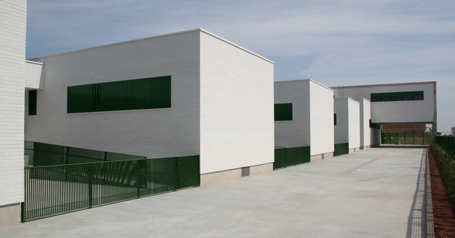 Proyecto y Dirección de Obra de Centro de infantil y primaria en San Isidro, NÃjar (AlmerÃa) 2007