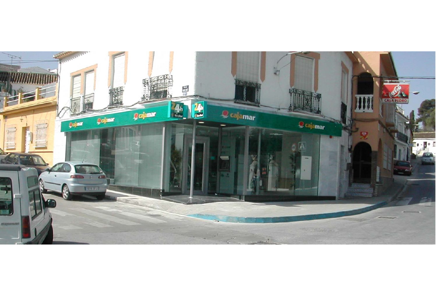 Proyecto y Dirección de Obra de Oficina de Cajamar en Churriana (Málaga) 2002