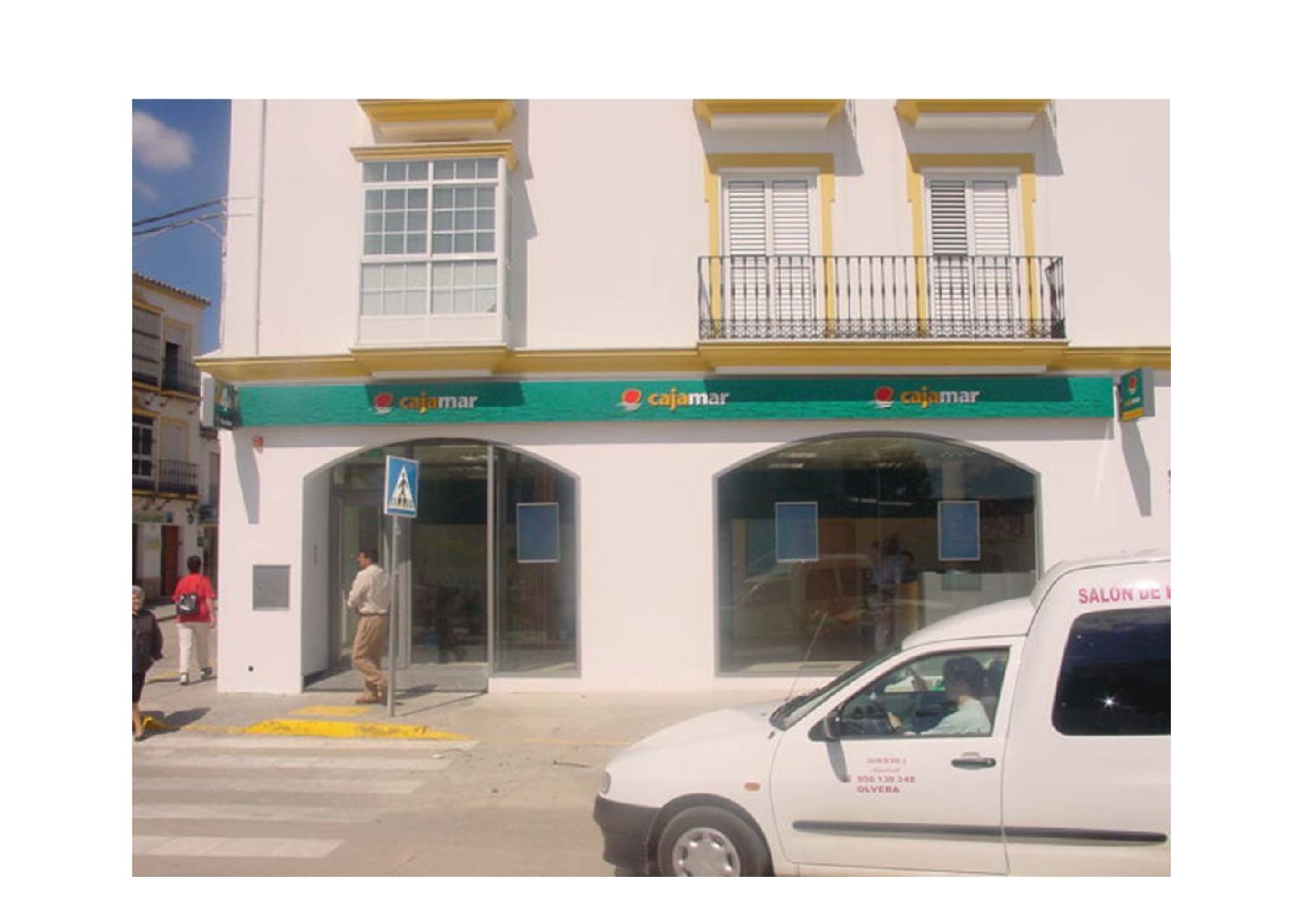 Proyecto y Dirección de Obra de Oficina de Cajamar en Olvera (Cádiz) 2001